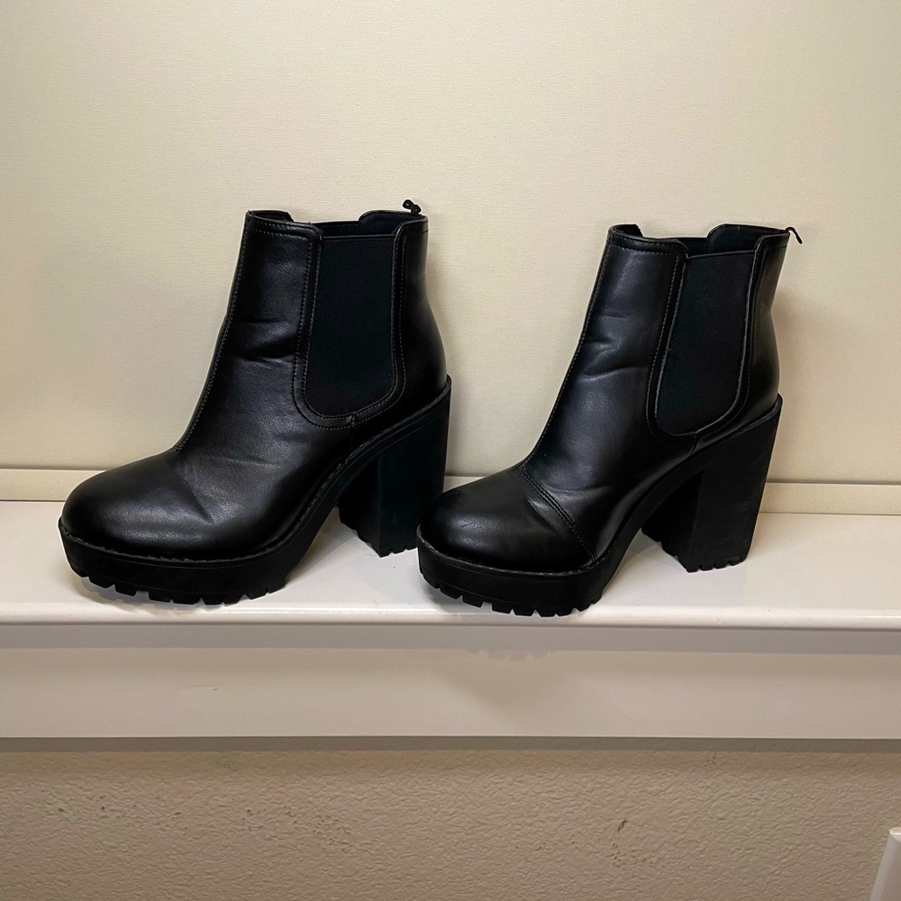 Black Chunkie Heeled Boot rubber sole